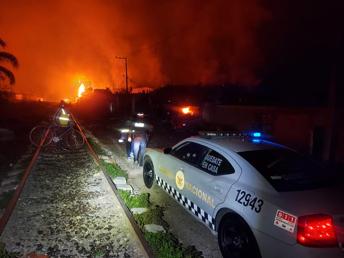 Explosión por una toma clandestina de Pemex en la madrugada del 31 de octubre de 2021 en San Pablo Xochimehuacán, Puebla. Foto cortesía Guardia Nacional