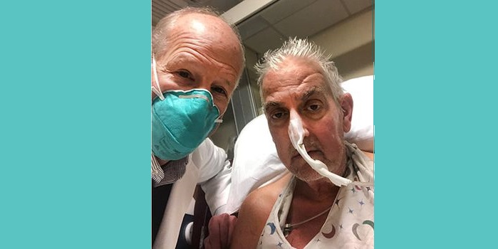 A la izquierda, el Dr. Bartley Griffith, quien realizó la operación a David Bennett, a la derecha en la imagen. Foto: Facultad de Medicina de la Universidad de Maryland