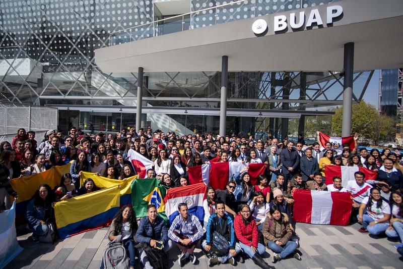 La BUAP suscribió un Convenio de Colaboración con el Instituto Cervantes, de España. (Especial)