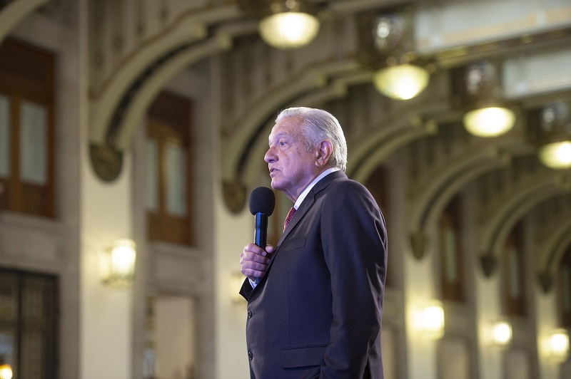 Andrés Manuel López Obrador durante una rueda de prensa en el Palacio Nacional de Ciudad de México. (Presidencia de México EFE)