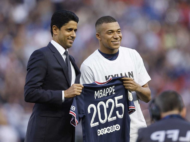 Kylian Mbappé decidió renovar con el PSG y rechazó la oferta del Real Madrid. (Reuters)