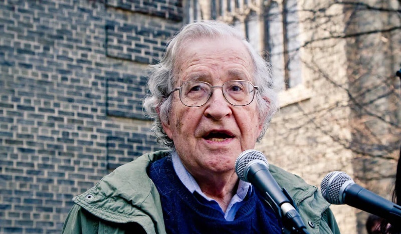 El lingüista y activista Noam Chomsky (Archivo)