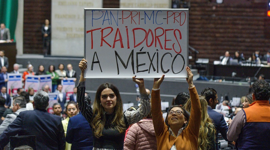 Desde la llegada de López Obrador al poder en diciembre de 2018, Morena ha sostenido que el INE es oneroso y que la democracia es innecesariamente cara en México. (Agencias)