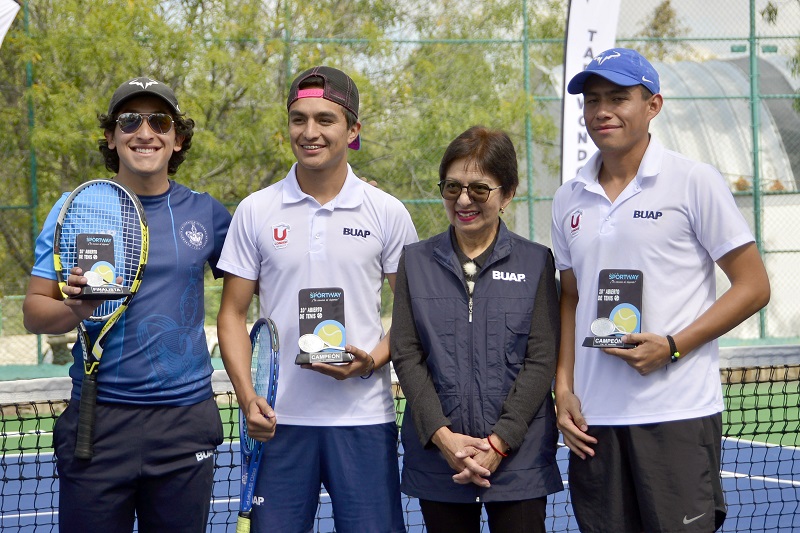 Inaugura la rectora Lilia Cedillo Ramírez más espacios para impulsar el deporte. (Especial)