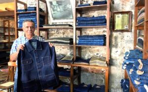 La Abeja es un establecimiento de ropa con más de 80 años de historia. Foto: Julio César Martínez / El Sol de Puebla