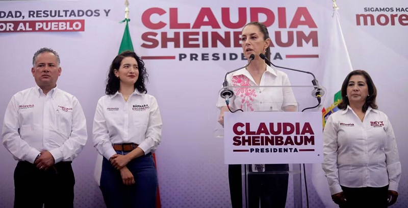 Claudia Sheinbaum habla a medios de comunicación, este jueves en Querétaro. CÉSAR GÓMEZ REYNA (CUARTOSCURO)