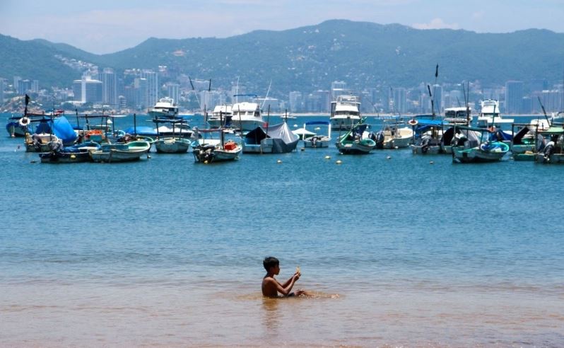 Al menos 18 playas de país no son aptas para bañistas debido a su alta contaminación. Foto Cuartoscuro