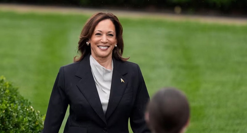 Kamala Harris, este lunes a su llegada a La Casa Blanca. ALEX BRANDON (AP)