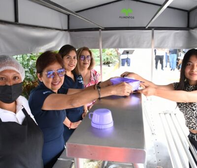 Rectora María Lilia Cedillo inicia entrega de Becas Alimenticias. (Especial)