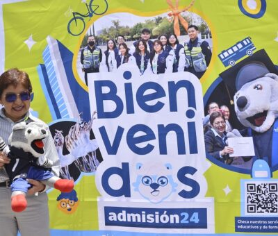 Rectora María Lilia Cedillo Ramírez da la bienvenida a los alumnos y alumnas de nuevo ingreso. (Foto: BUAP)