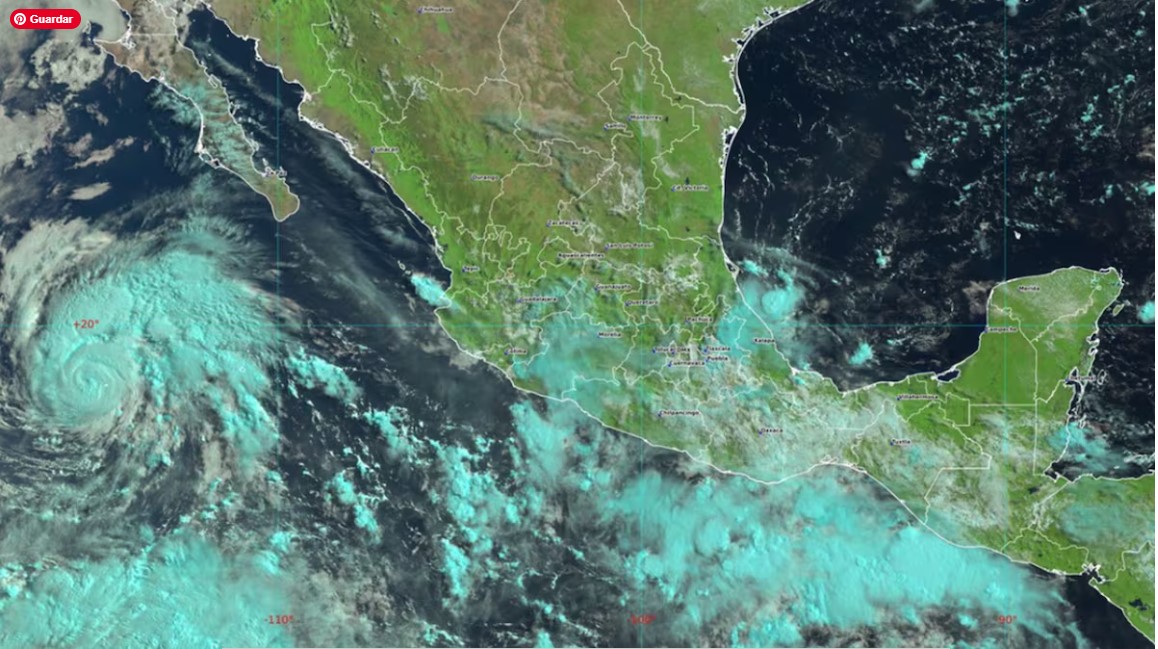 La tormenta tropical Carlotta (izquierda) se aproxima este viernes por el Océano Pacífico a la península de Baja California. SMN