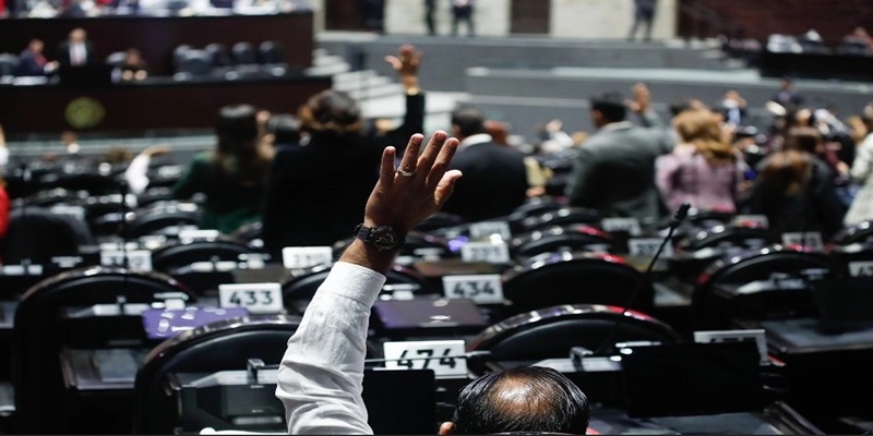 Durante una sesión en la Cámara de Diputados. Foto Cristina Rodríguez / archivo