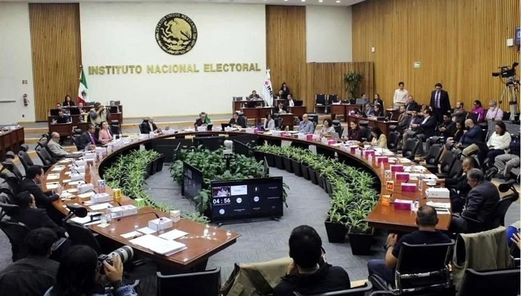 Demanda INE a TEPJF frenar suspensiones por reforma judicial