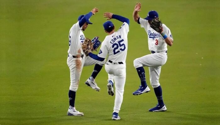 Tommy Edman y el dominicano Teoscar Hernández también conectaron jonrones por los Dodgers. Foto AP.