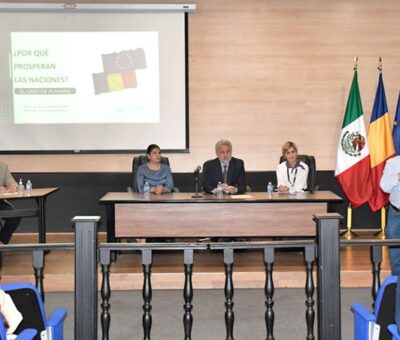 El embajador de Rumania, Marius Gabriel Lazurca, impartió una conferencia para alumnos de la BUAP.