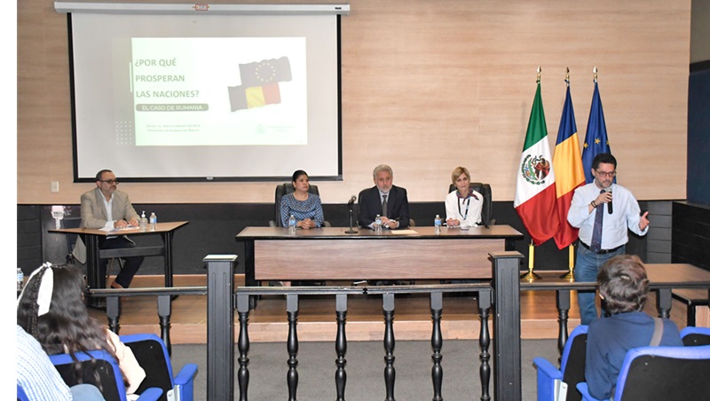 El embajador de Rumania, Marius Gabriel Lazurca, impartió una conferencia para alumnos de la BUAP.