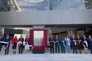 El gobernador, Sergio Salomón Céspedes Peregrina, inauguró la nueva sede del Congreso de Puebla. Foto: Daniel Casas / El Sol de Puebla.