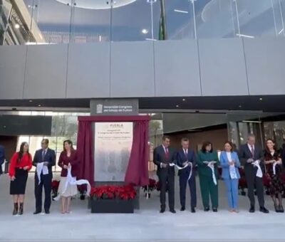 El gobernador, Sergio Salomón Céspedes Peregrina, inauguró la nueva sede del Congreso de Puebla. Foto: Daniel Casas / El Sol de Puebla.