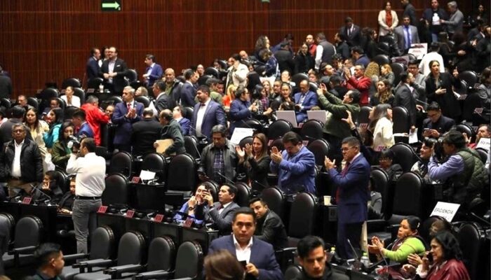 Diputados durante la votación de la reforma. Foto Yazmín Ortega