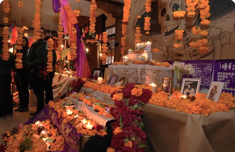 Dia de Muertos en la UDLAP, con un corredor de ofrendas y concurso literario. (Especial)