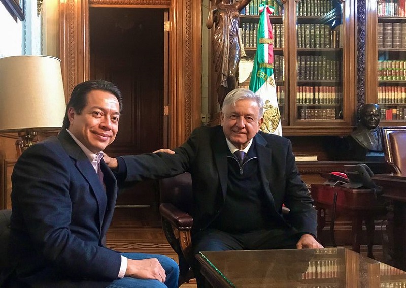 JORGE GALINDO |FRANCESCO MANETTO 24 ABR 2021 - 21:38 CDT Andrés Manuel López Obrador durante una reunión con Mario Delgado en 2018.CUARTOSCURO