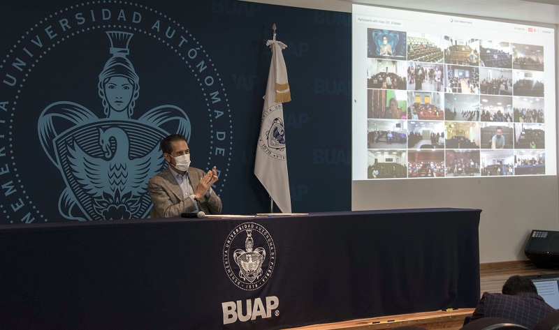 Rector Alfonso Esparza toma protesta a las y los nuevos integrantes de los Consejos de Unidad Académica de la BUAP. (Especial)