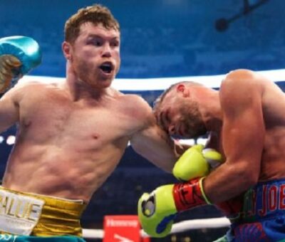 Canelo acaba con golpes a Billy Joe Saunders y levanta nuevo título. (Especial)