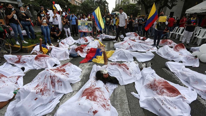 Al menos 61 personas han muerto desde que iniciaron las protestas el 28 de abril, según autoridades y la Defensoría del Pueblo (ombudsman), que también entregó a la CIDH más de 500 denuncias sobre violaciones a los derechos humanos. (Especial)