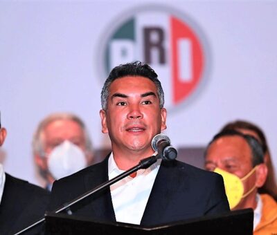 El presidente del PRI, Alejandro Moreno, durante una conferencia de prensa. CARLOS RAMÍREZ / EFE