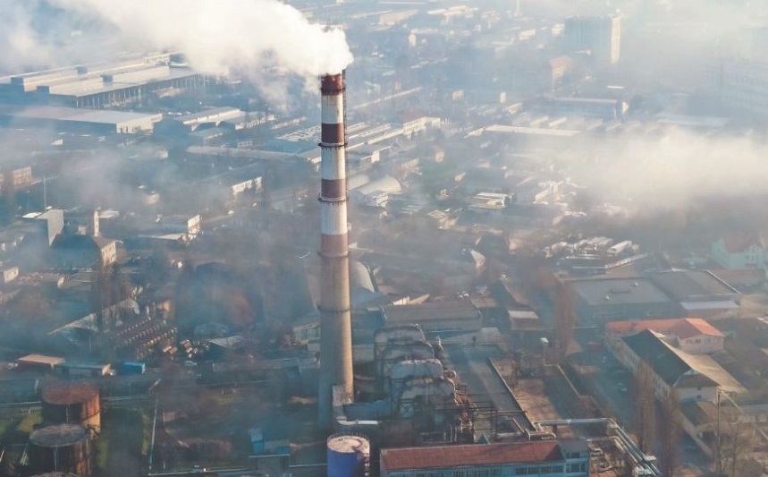 Las tres centrales eléctricas de la española Iberdrola en Monterrey superan a la refinería de Cadereyta en dos peligrosos contaminantes. (Archivo).