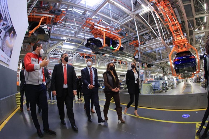 Canciller anuncia en Puebla colaboración internacional para la transición eléctrica del sector automotriz. (Especial)