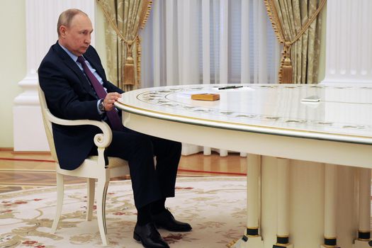 Tras las recientes acciones de Occidente, Rusia dijo que “iba a haber una respuesta fuerte” a las sanciones. Entretanto, las regiones prorrusas en el este de Ucrania pidieron respaldo militar desde Moscú. Foto: Mikhail Klimentyev / Sputnik / K.