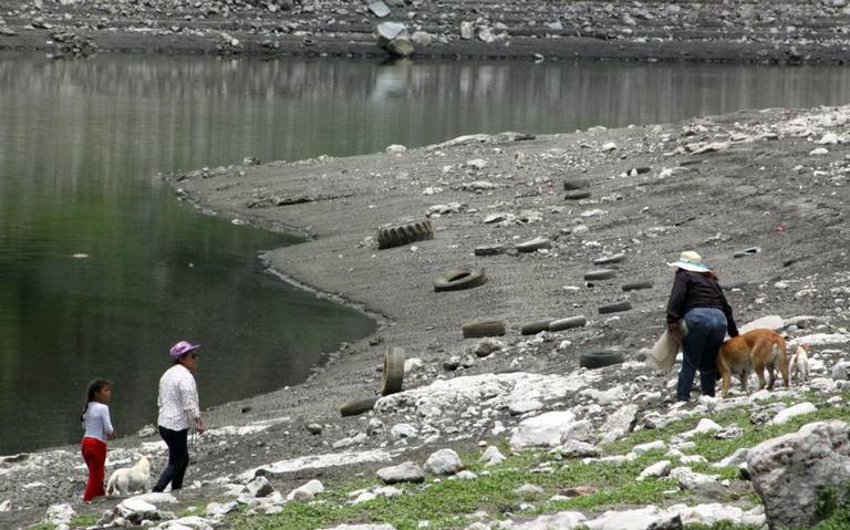 Infructuosas labores para sanear el Río Atoyac. Foto: Julio César Martínez | El Sol de Puebla
