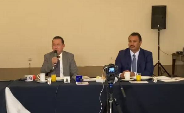 José Carlos Bernal Suárez y Antonio Lucio dieron a conocer el programa oficial. Foto: Captura de video.