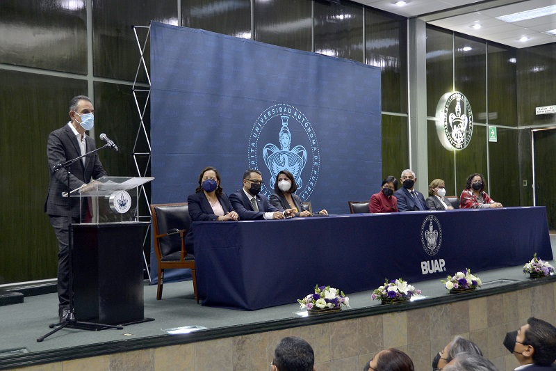 Firma BUAP convenio de colaboración con Audi de México. (Especial)
