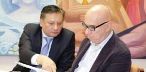 Los ex priístas Fernando Morales y Dante Delgado en foto de archivo. El ex inquilino del penal de Pacho Viejo ilustra a su pupilo en el viejo arte de la acumulación y la prevaricación. (Especial)