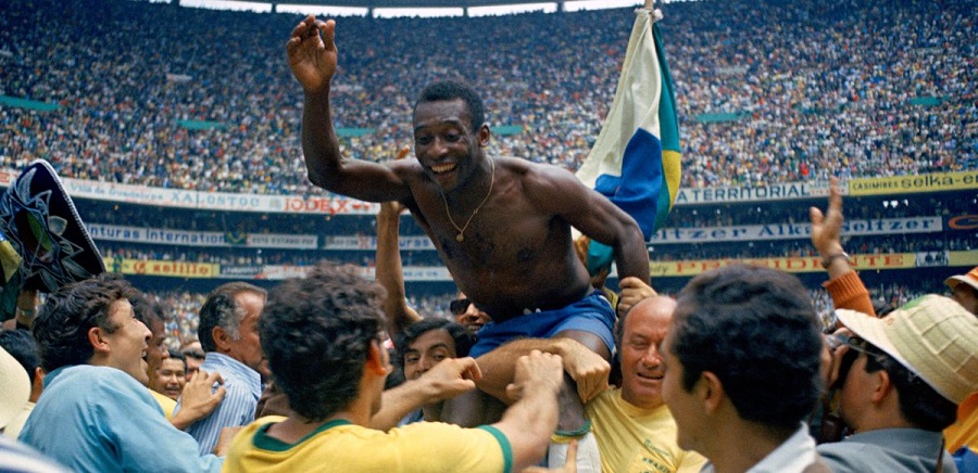 Pelé tras ganar la Copa del Mundo el 21 de junio de 1970. AP