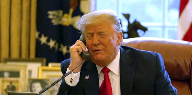 Donald Trump no debería poder volver a ocupar cargos públicos tras su papel en el asalto del año pasado al Capitolio de Estados Unidos, concluye un informe de la comisión legislativa. Foto AP