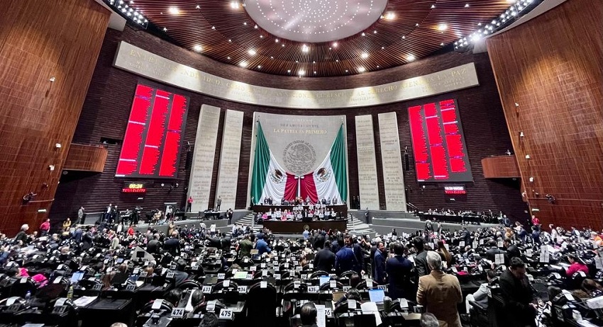 Legisladores durante la sesión en la Cámara de Diputados, en la Ciudad de México, el 6 de diciembre de 2022. Foto Roberto García Ortiz