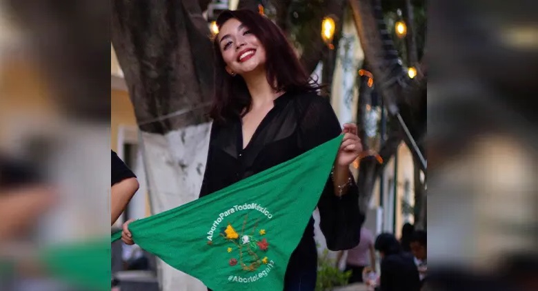Las Barbosadas del Instituto Poblano de Juventud; anuncia premio a activista y se lo da a otra. Foto / Facebook: Zavine Magadán