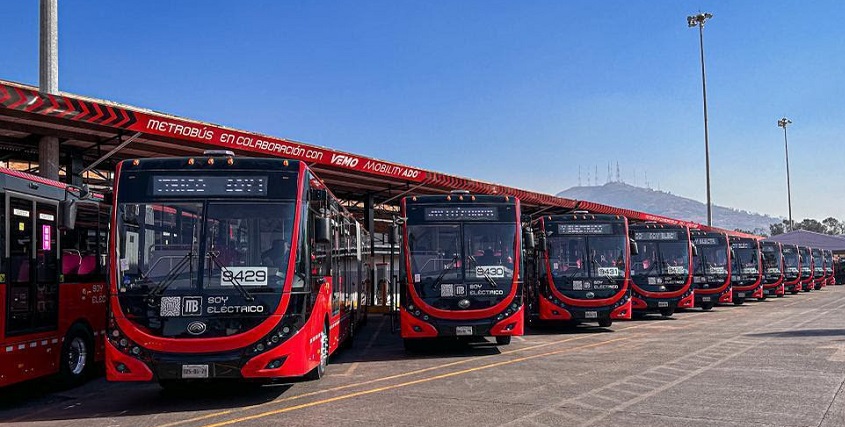 Entregar hoy, la primera línea de autobuses de tránsito rápido y eléctrico en el país, es otra evidencia material del empeño de la jefa de Gobierno con mejorar el transporte con tecnologías limpias e innovadoras, dijo Andrés Lajous, secretario de Movilidad Integrada CDMX. (Especial)
