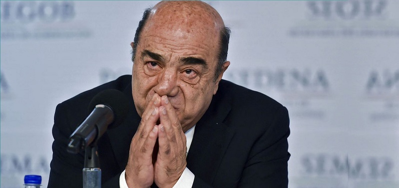 La Fiscalía General de la República (FGR) acusó al ex procurador Jesús Murillo Karam “de formar parte de una empresa criminal” que cometió “delitos de lesa humanidad”. (Archivo)