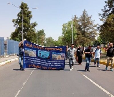 Académicos de la UNAM marchan en CU. Foto: Especial