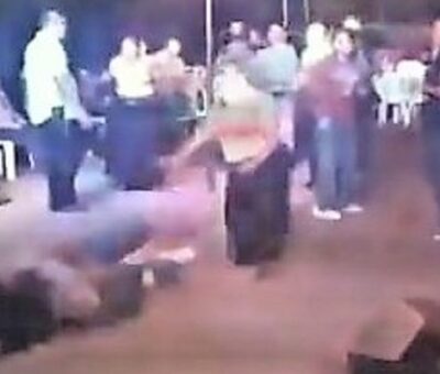 Asesinan al vocalista de “Inevitables” en plena fiesta de Naupan, Puebla. (Especial)