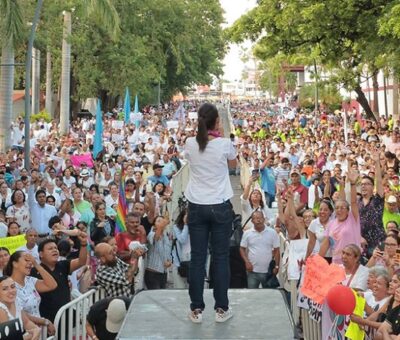 En su visita a Colima, insistió en que el movimiento político que representa impedirá el regreso al pasado a un México que ya no existe. (Especial)