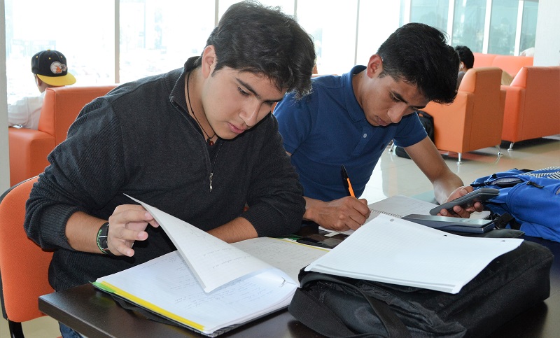 Más de 3 mil apoyos se otorgarán en el programa Plan Becas. (Especial)