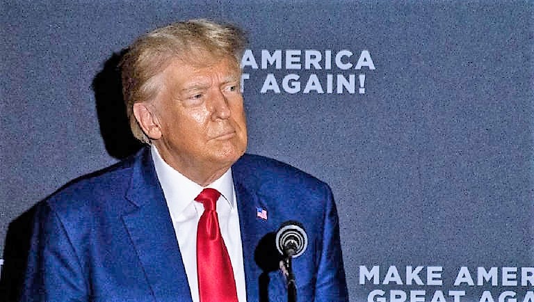 Donald Trump encara 91 cargos distribuidos en 4 casos penales distintos. (Archivo)