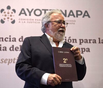 Encinas presenta informe del caso Ayotzinapa y presume 132 detenciones. El documento. Foto: Octavio Gómez