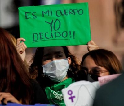 Concentración para celebrar la despenalización del aborto en México en Saltillo. DANIEL BECERRIL (REUTERS)