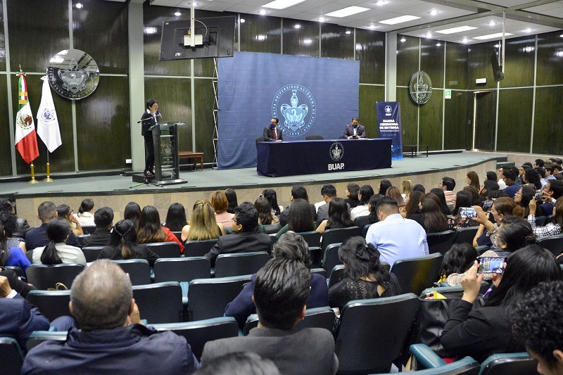 Rectora Lilia Cedillo entrega Premio Ceneval al Desempeño de Excelencia-EGEL. (Especial)